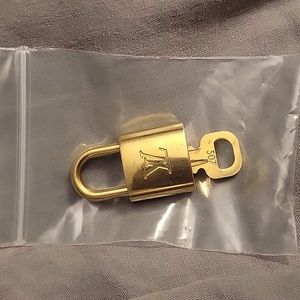 🫶🏼Louis Vuitton Lock and Key #307